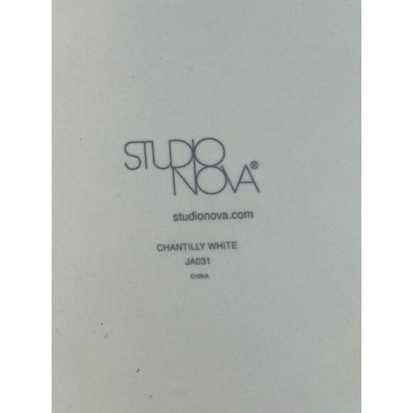 Chantilly White Graphic Studio Nova Embossed (3) Dinner Plates (1) Salad Plate - Picture 5 of 5